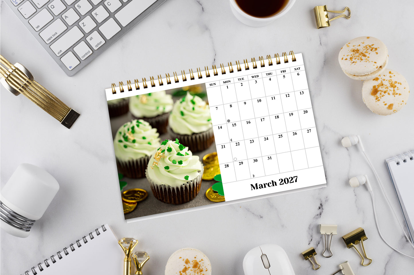 2027-12 Months Desk Calendar Desktop Planner with To-Do List (Cupcakes)