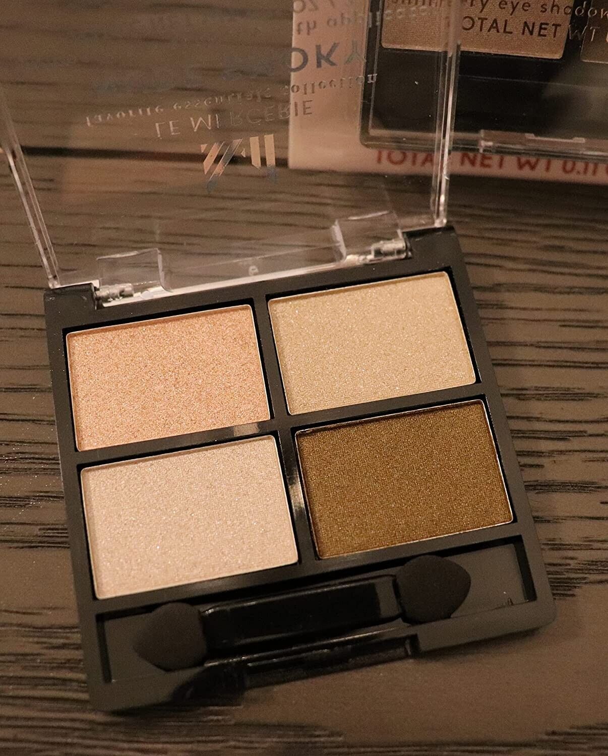 LE MERCERIE Nude Smokey Shimmery Eye Shadow with applicator